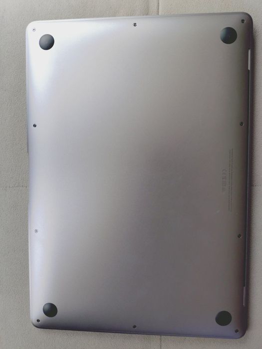 Нов MacBook Air 13.3- Space Gray, M1 Chip, 8GB RAM, 256GB storage