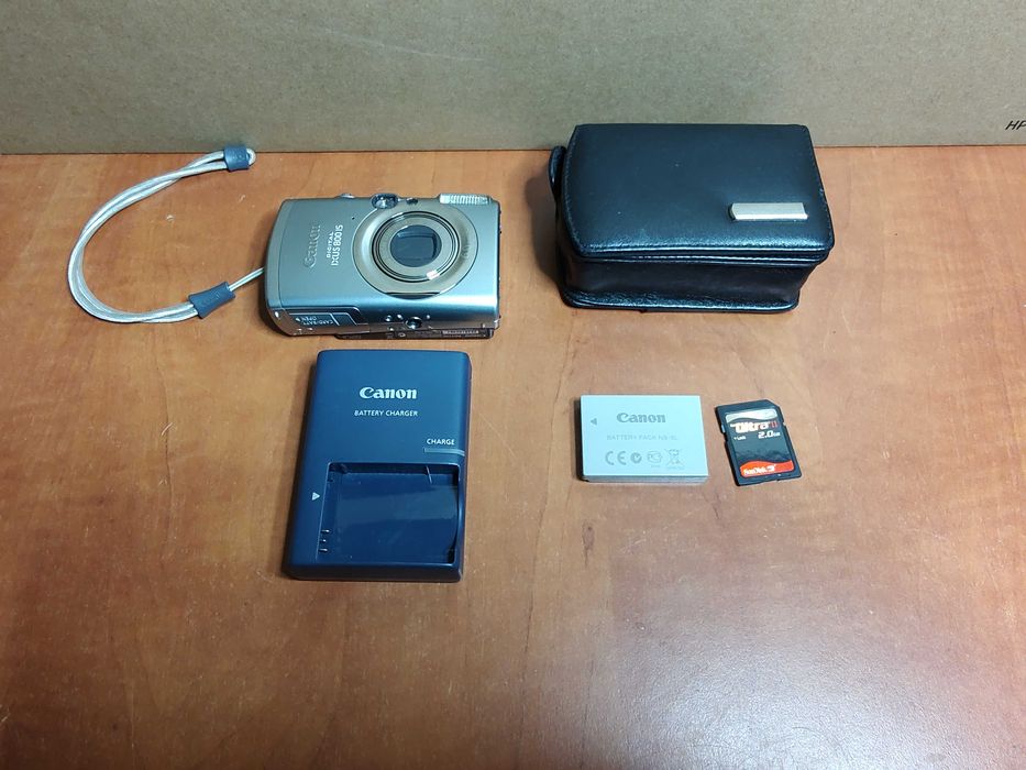 Aparat foto Canon Ixus 800 IS complet card husa incarcator