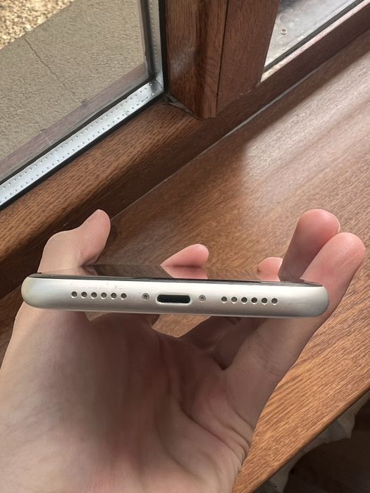 iPhone 11 white обмен тоже интересует