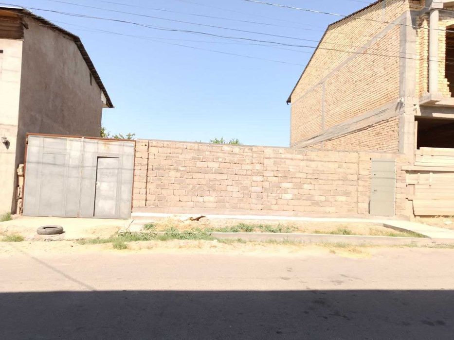 Охунбобоевда 4 сотихли курук ер майдони сотилади