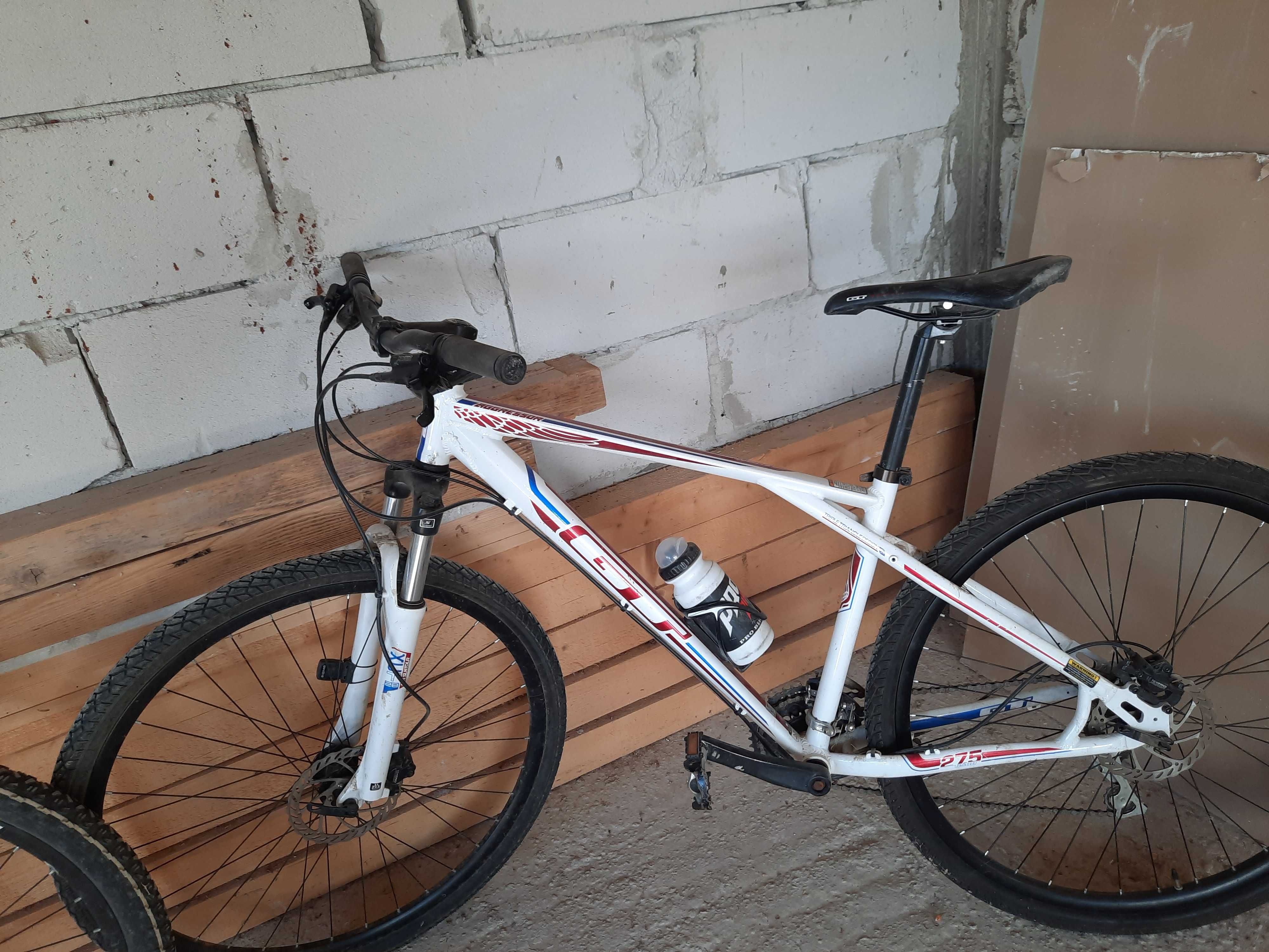 Bicicleta gt cheap aggressor 27.5