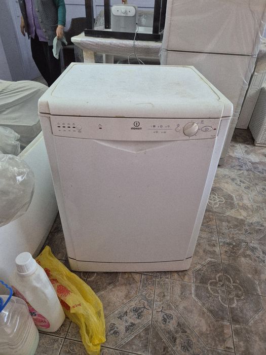 Продам посудомойку indesit