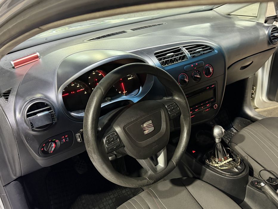 SEAT Leon 2012 — imagine 4
