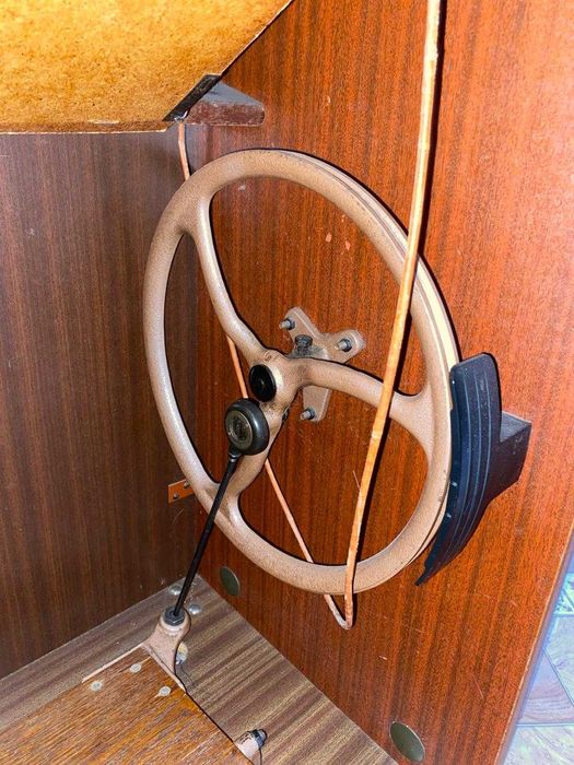 Продам швейную  машинку