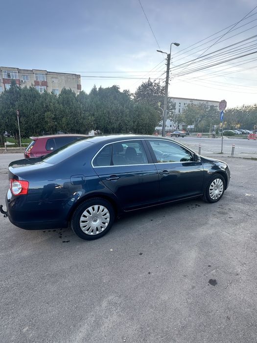 Volkswagen Jetta 1.6 FSI 116 CP