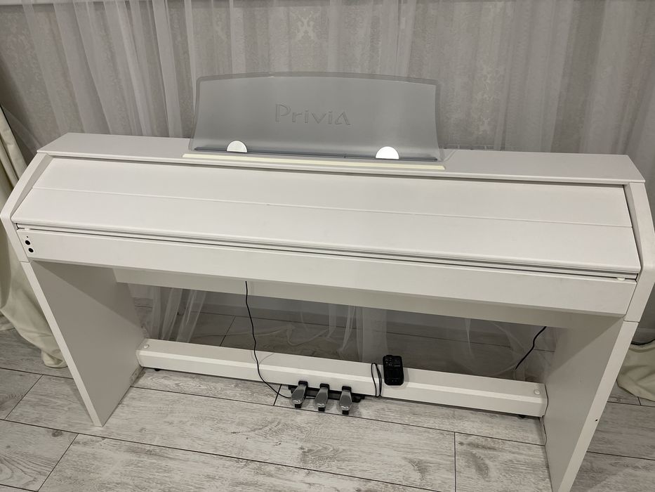 Цифровая пианино Casio