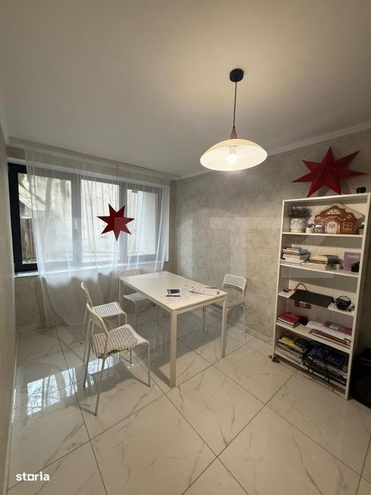 Apartament cu 3 camere, 60 mp, pretabil spatiu comercial, zona Central