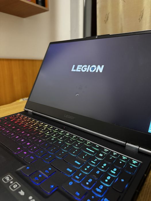 Vand laptop Lenovo Legion 7
