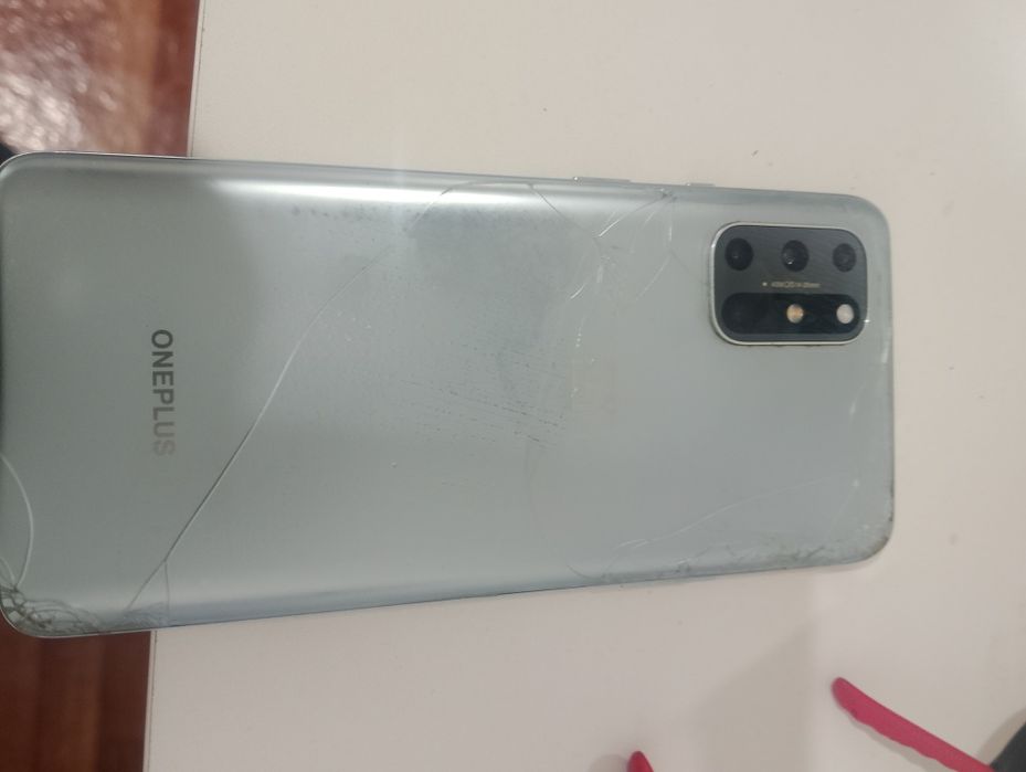 Продам one plus 8t