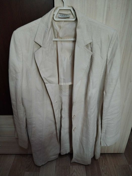 Дълго сако ленено цвят кремаво