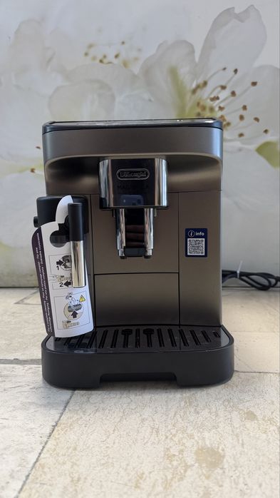 Кафеавтомат DeLonghi MAGNIFICA EVO
