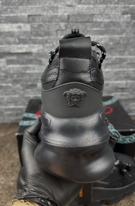 Versace chain reaction