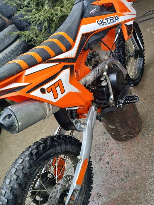 Vând cross Ultra în stare perfectă de funcționare