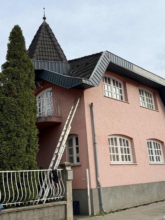 Acoperișuri • Jgheaburi • Reparații | Experiență 10+ ani 
Telefon :075