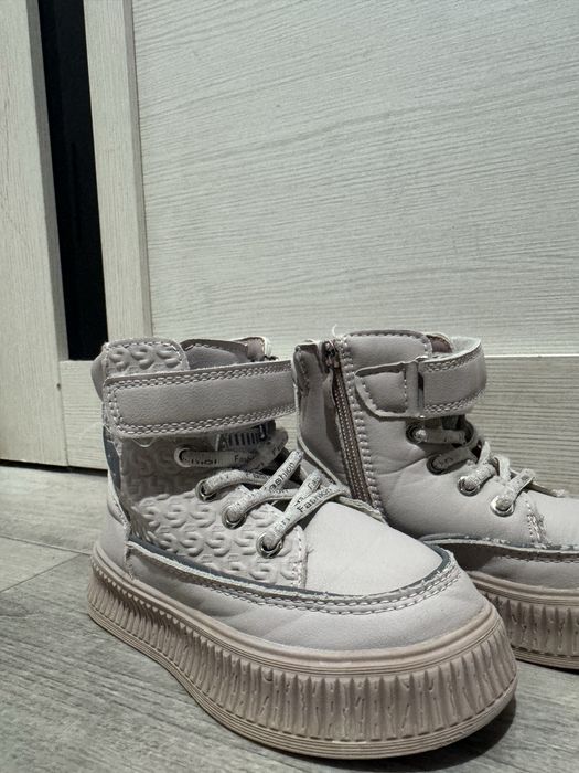 Продам обувь для девочек