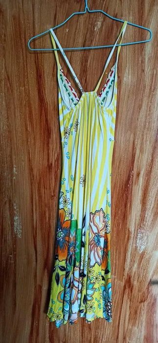 Лятна       рокля