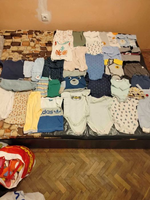 Лот бебешки дрехи 0-6м