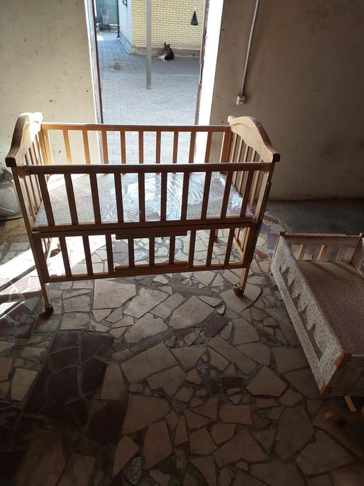 Продам детскую кроватку