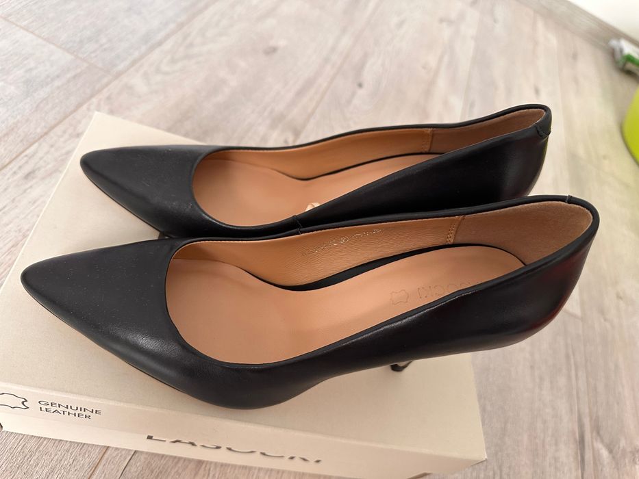 Обувки на висок ток