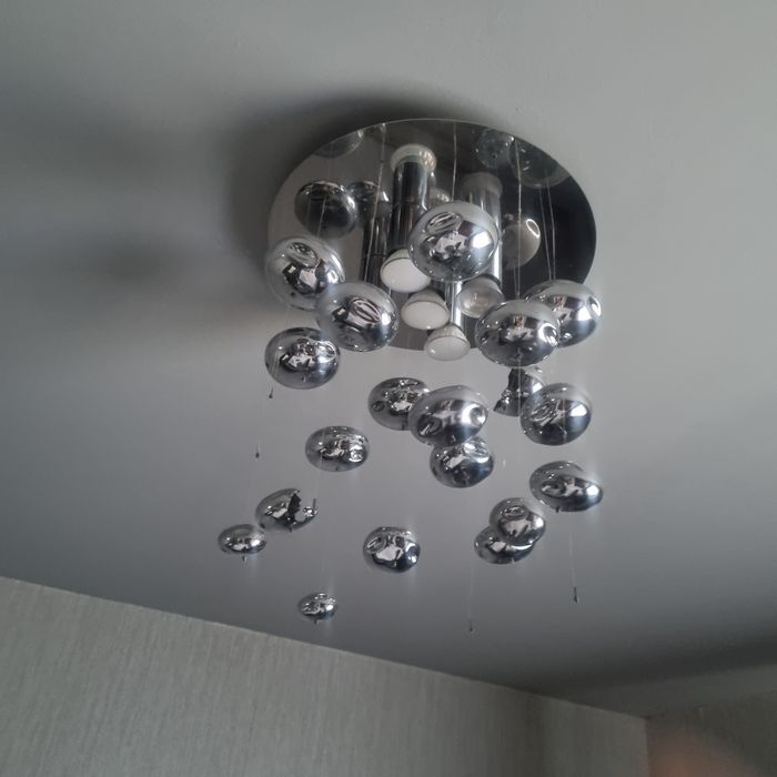 4 corpuri de iluminat  si Lustra Mobexpert 4 becuri led