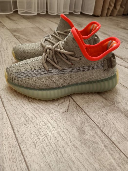 Продам кроссовки новые