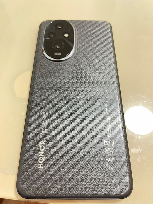 Продам Honor 200