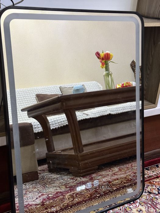 Продам зеркало с подсветкой и подогревом  в ванную