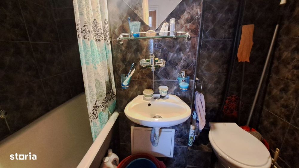Apartament cu 2 camere decomandate cu balcon inchis in Manastur
