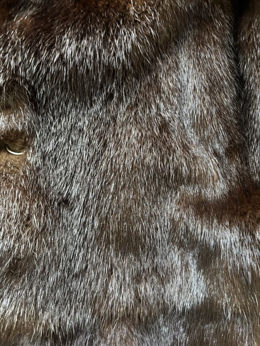 Продам норковую шубу