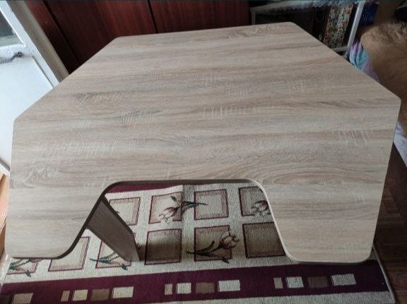 Компьютерный и школьный стол. Новый.