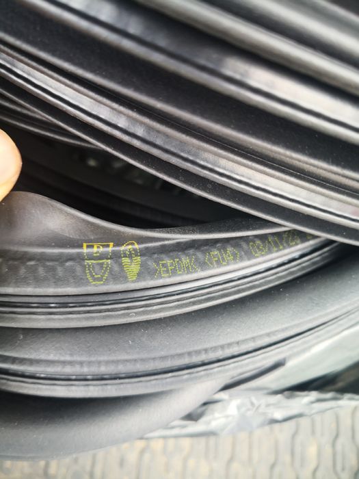 Chedere uși spate Duster 2018-2024 noi, originale