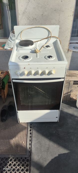 Продам газовую плиту