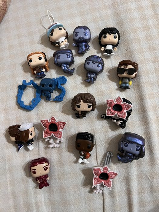 kinder joy stranger things фигурки