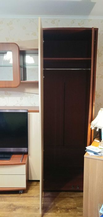 Продажа стенки в гостиную комнату