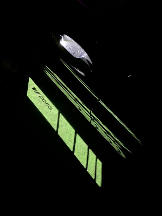 Премиум лого прожектори за врати и странични огледала на Mercedes-Benz