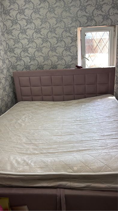 Продам кровать с матрасом