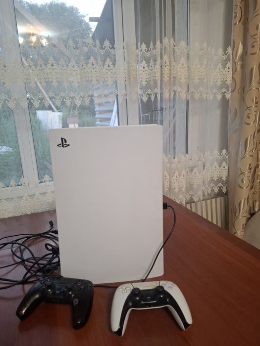 Продам ps 5 (плэстейшн)