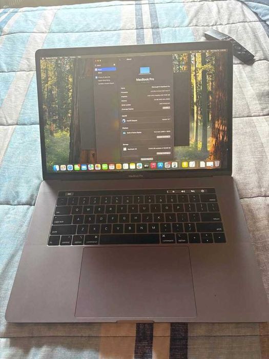 apple macbook Pro 15 inch 2017 core i7 16 giga ram