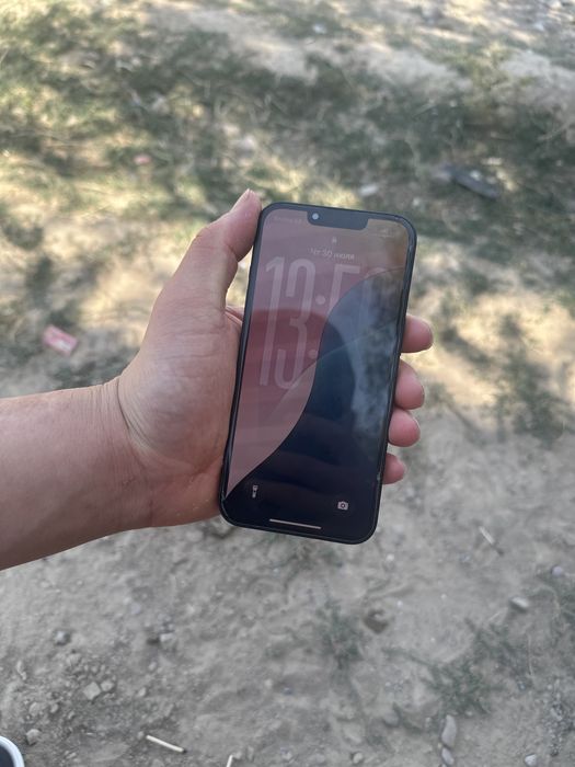 iPhone 13 с гарантий