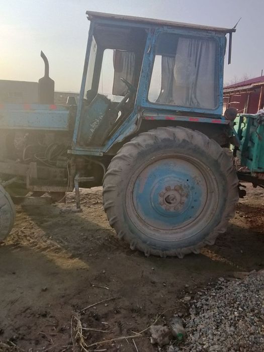 TTZ 8010. Traxtir sotiladi oldidagi lopatkasiz sotiladi narxi 22 mln k