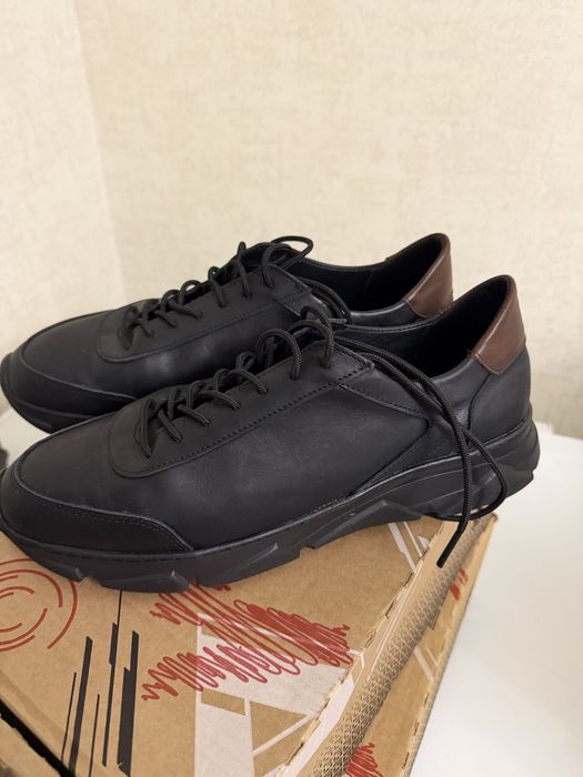 Продам мужскую обувь.