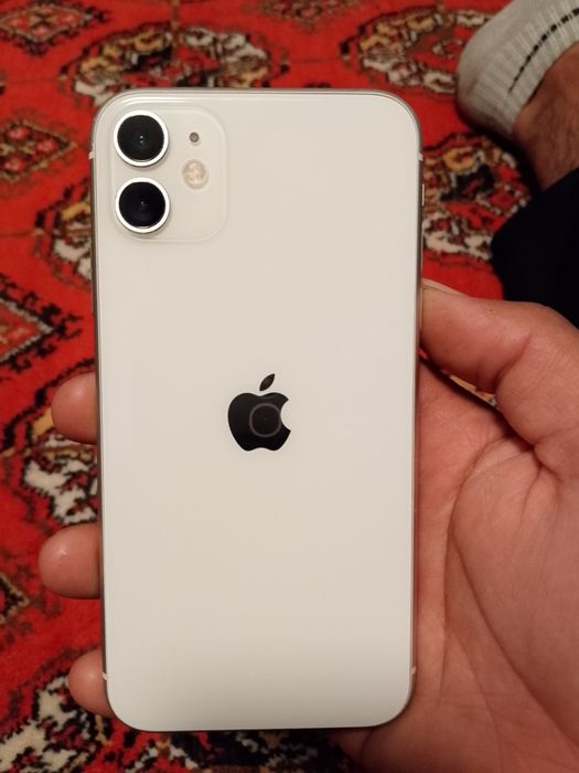 iPhone 11. 128 tali