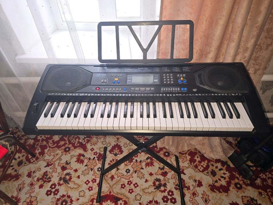 Синтезатор MK61728