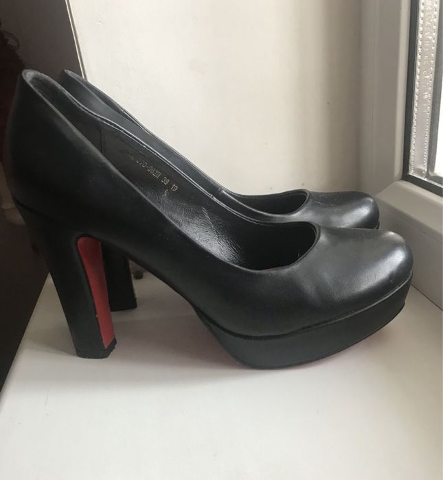 Продам молельные туфли.