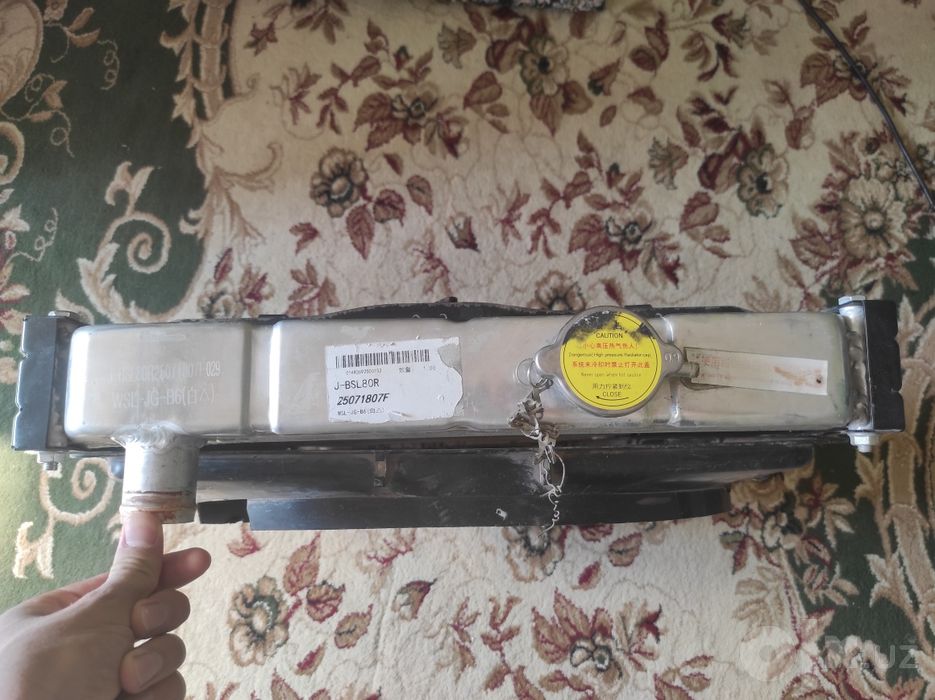 Isuzu avtobus radiator