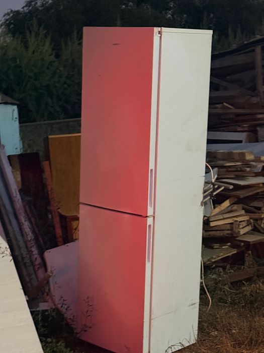 Холодильник не рабочий продаю