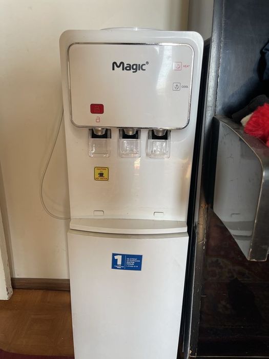 Кулер для воды с холодильником Magic