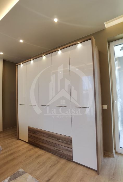 Продава се Тристаен апартамент в София, Манастирски ливади - 115 кв.м за 3653 €/кв.м - Снимка #2