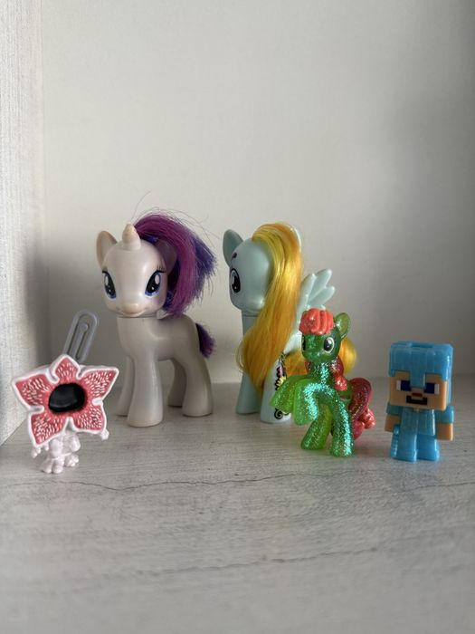Лот игрушек (my little pony, minecraft, the stranger things)