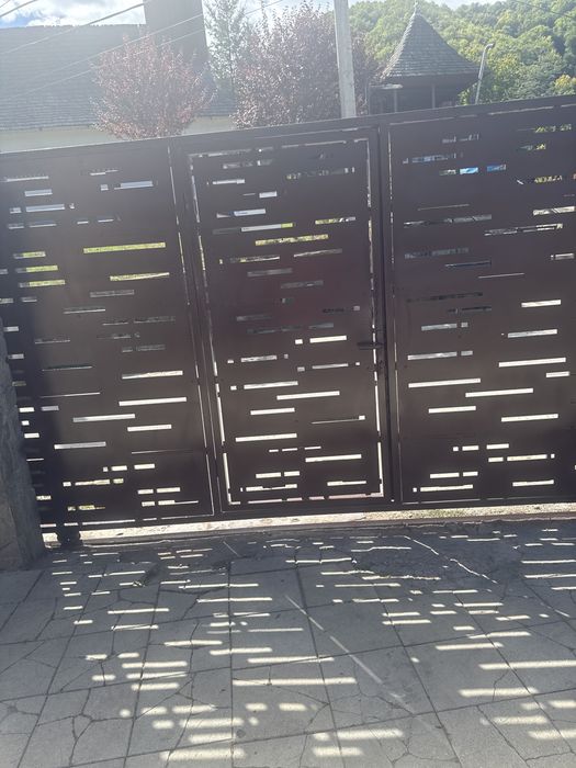 Foi poarta cu model din tabla